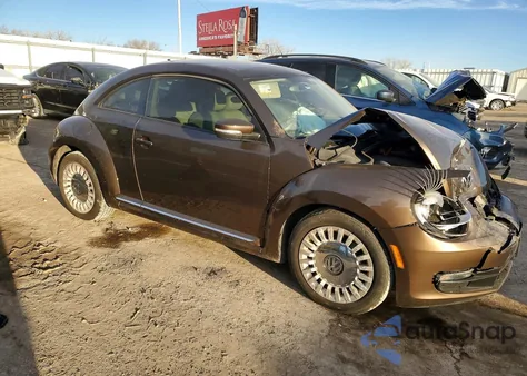 2013 Volkswagen Beetle z USA, uszkodzony, nr VIN 3VWHP7AT6DM678946